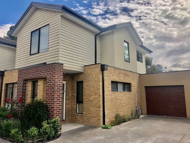 6/38 Coulstock Street, Epping VIC 3076