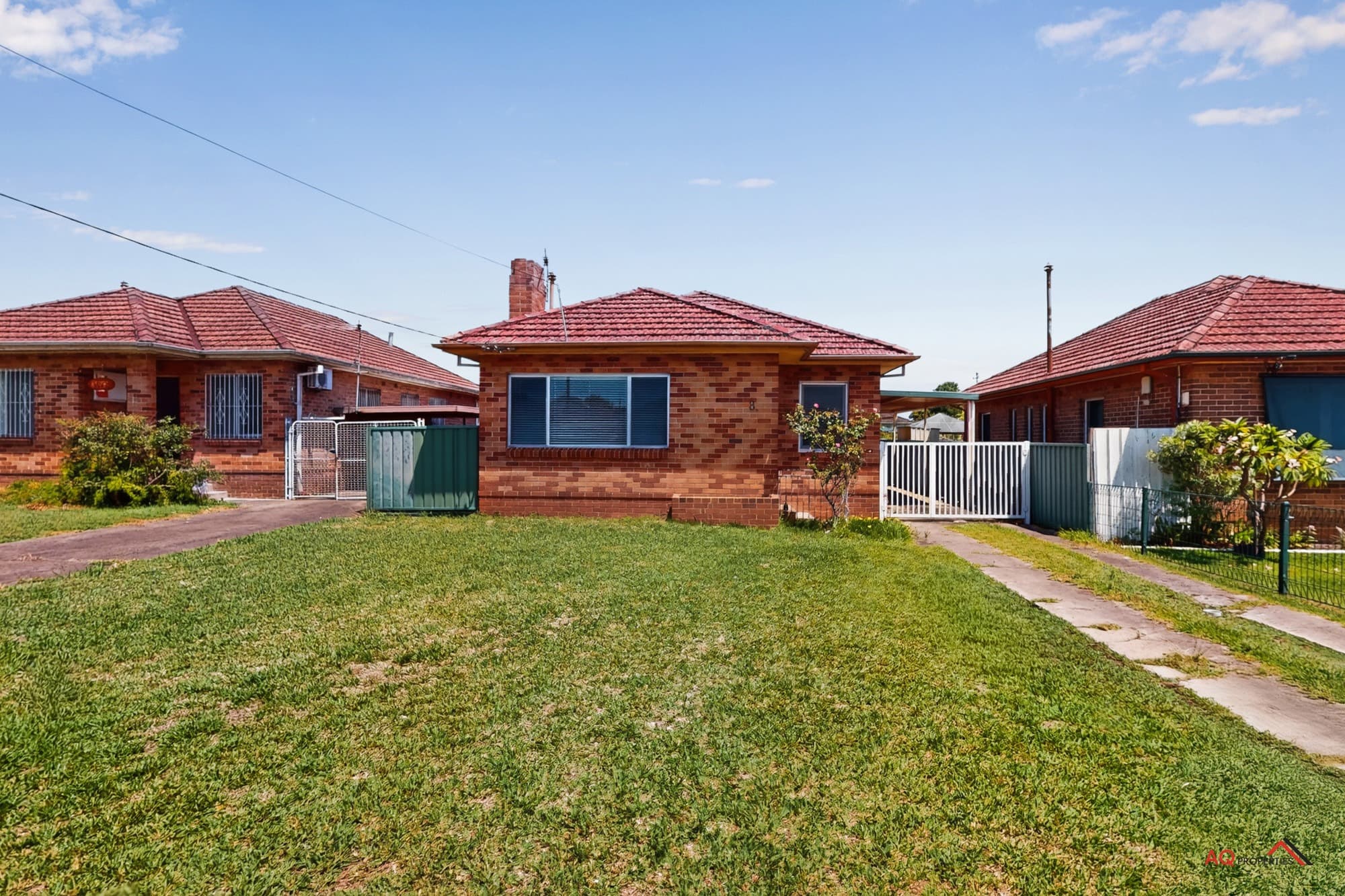 8 Seaman Ave, Fairfield East NSW 2165