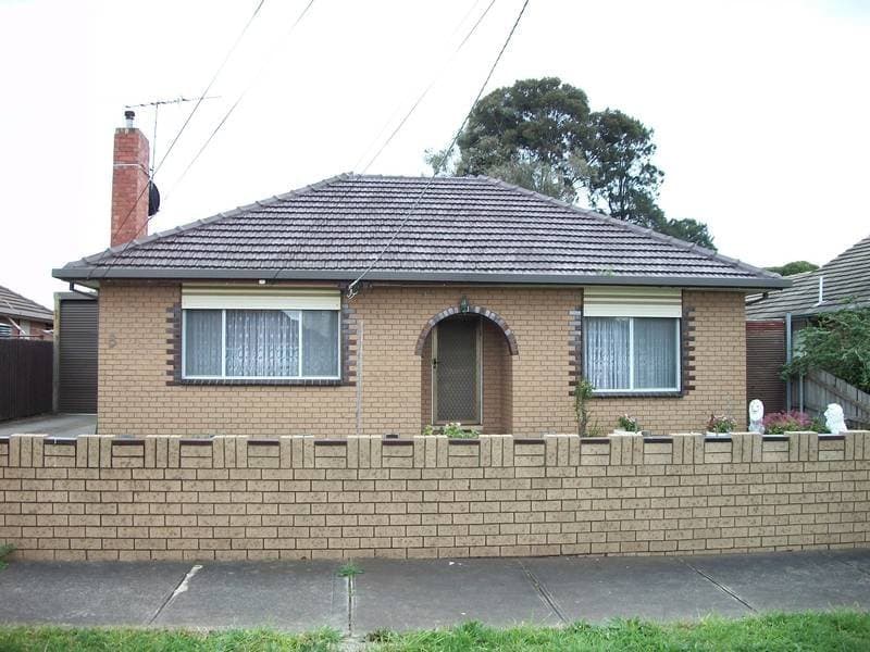 8 Gratwick Street, Lalor VIC 3075