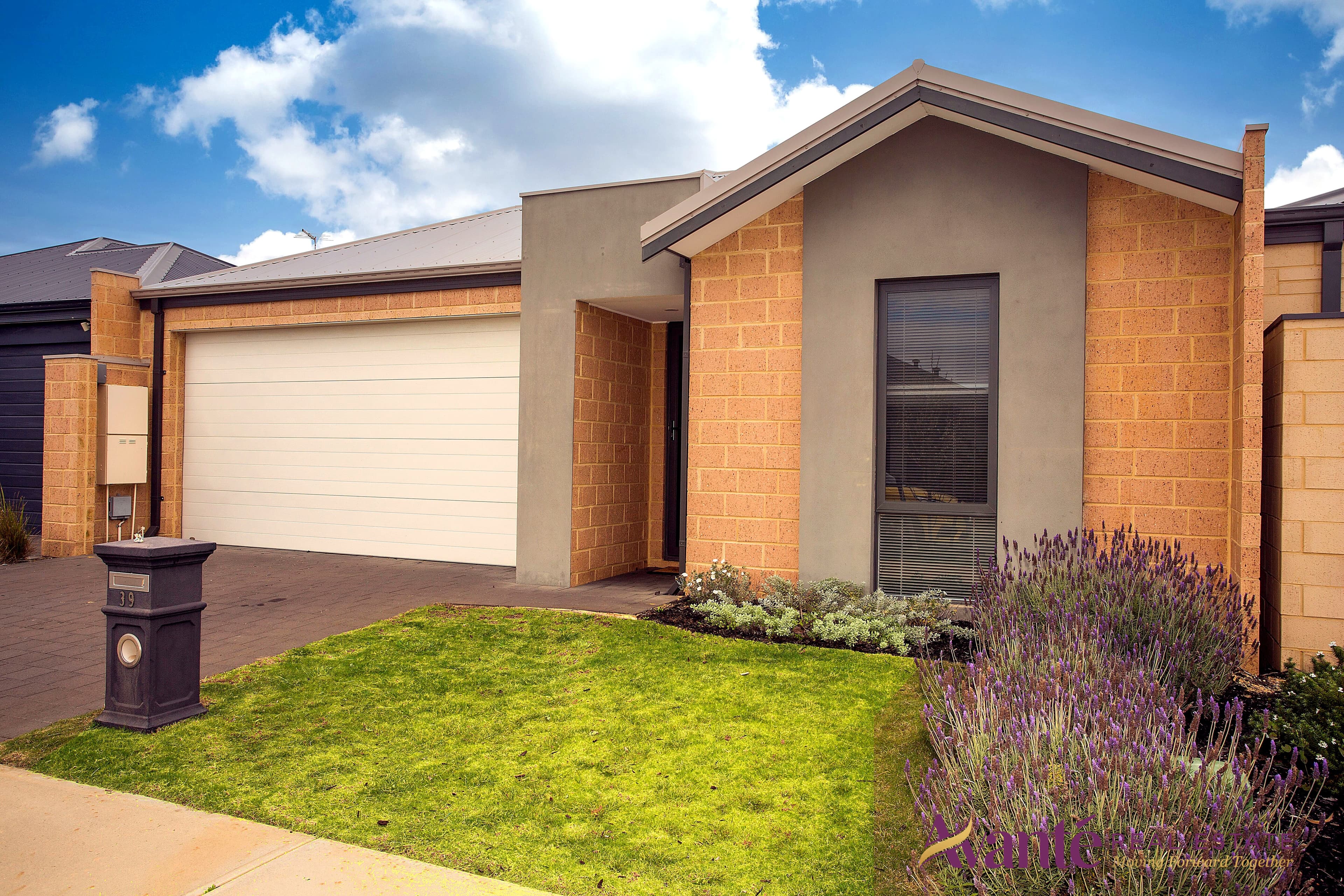 39 Canary Drive, Hammond Park WA 6164