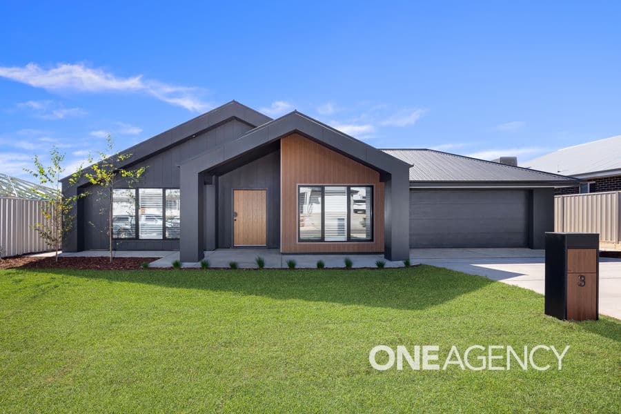 3 Lawrence Avenue, Gobbagombalin NSW 2650