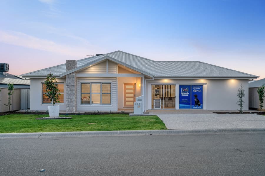 240 Muttama Parade, Gobbagombalin NSW 2650