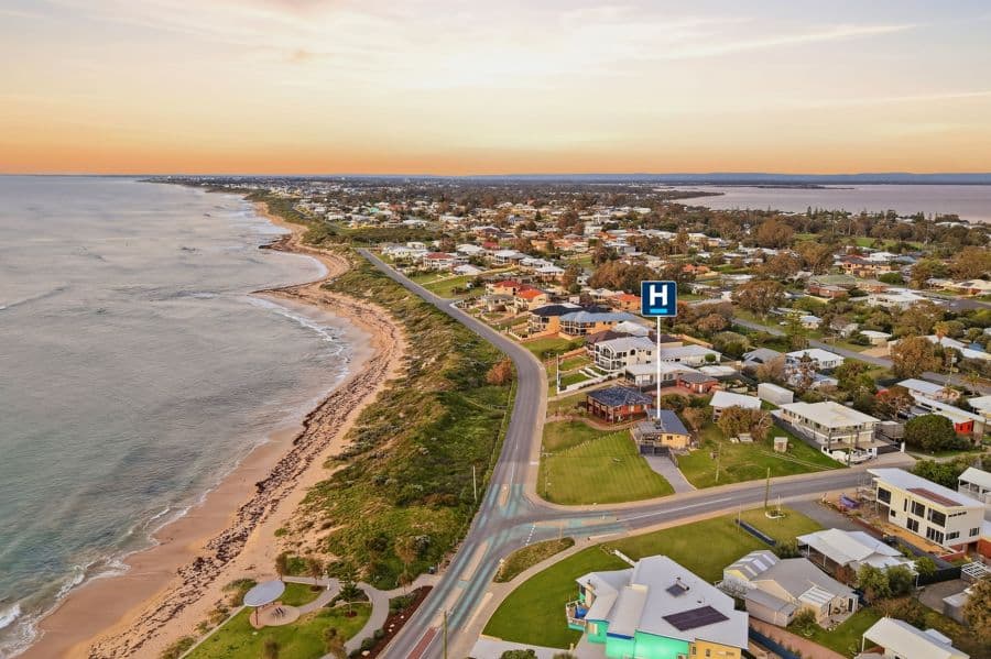 25 Spinaway Pde, Falcon WA 6210