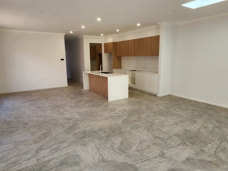 2d Salamaua Cres, Holsworthy NSW 2173