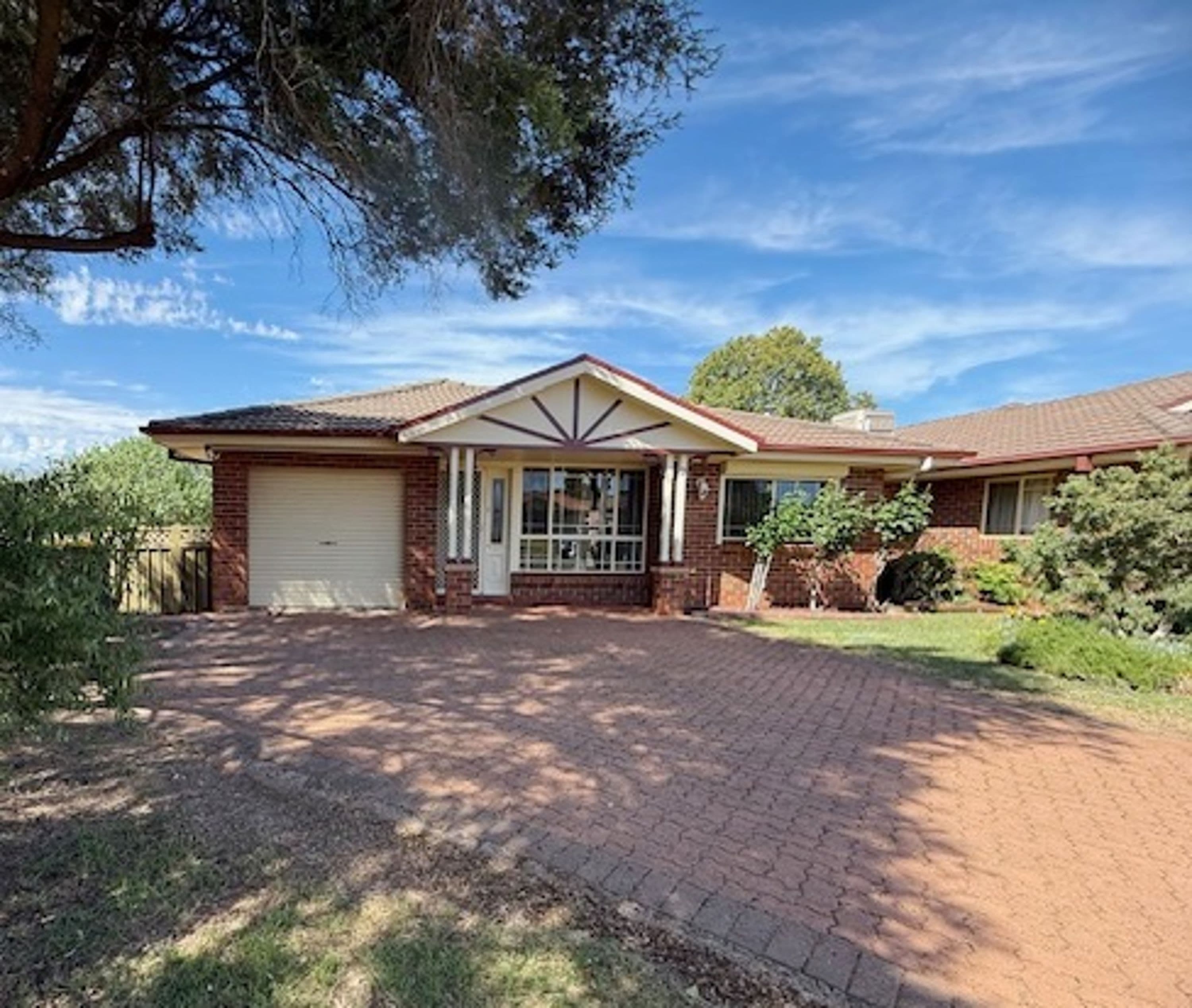 2 Paul Mclean Place, Dubbo NSW 2830