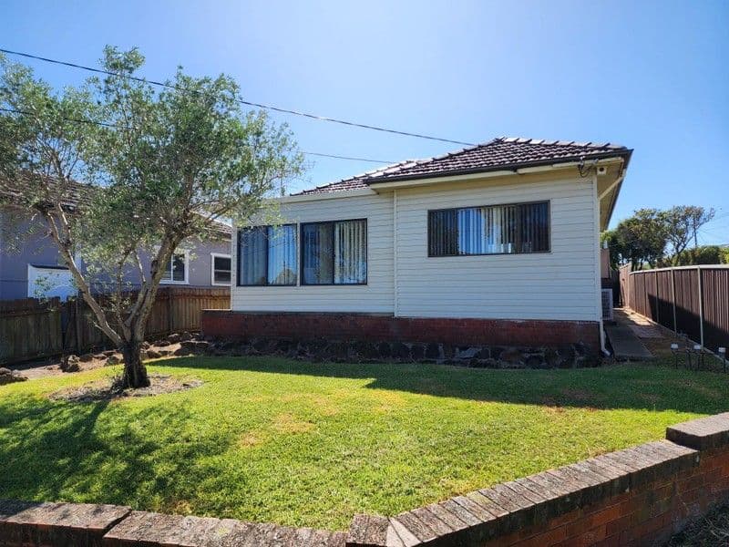 31 Centenary Rd, Merrylands NSW 2160