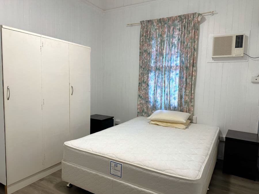 Room 5/130 Ruthven Street, Harlaxton QLD 4350
