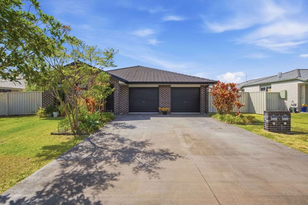 11-11A Seabeach Street, Sandy Beach NSW 2456